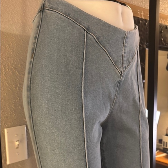 Chic Blue Flare Pants with High-Waist Design - Picture 4 of 11